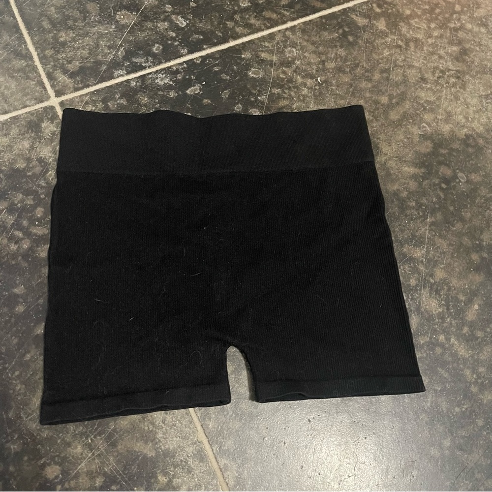 Bozzolo black booty shorts
